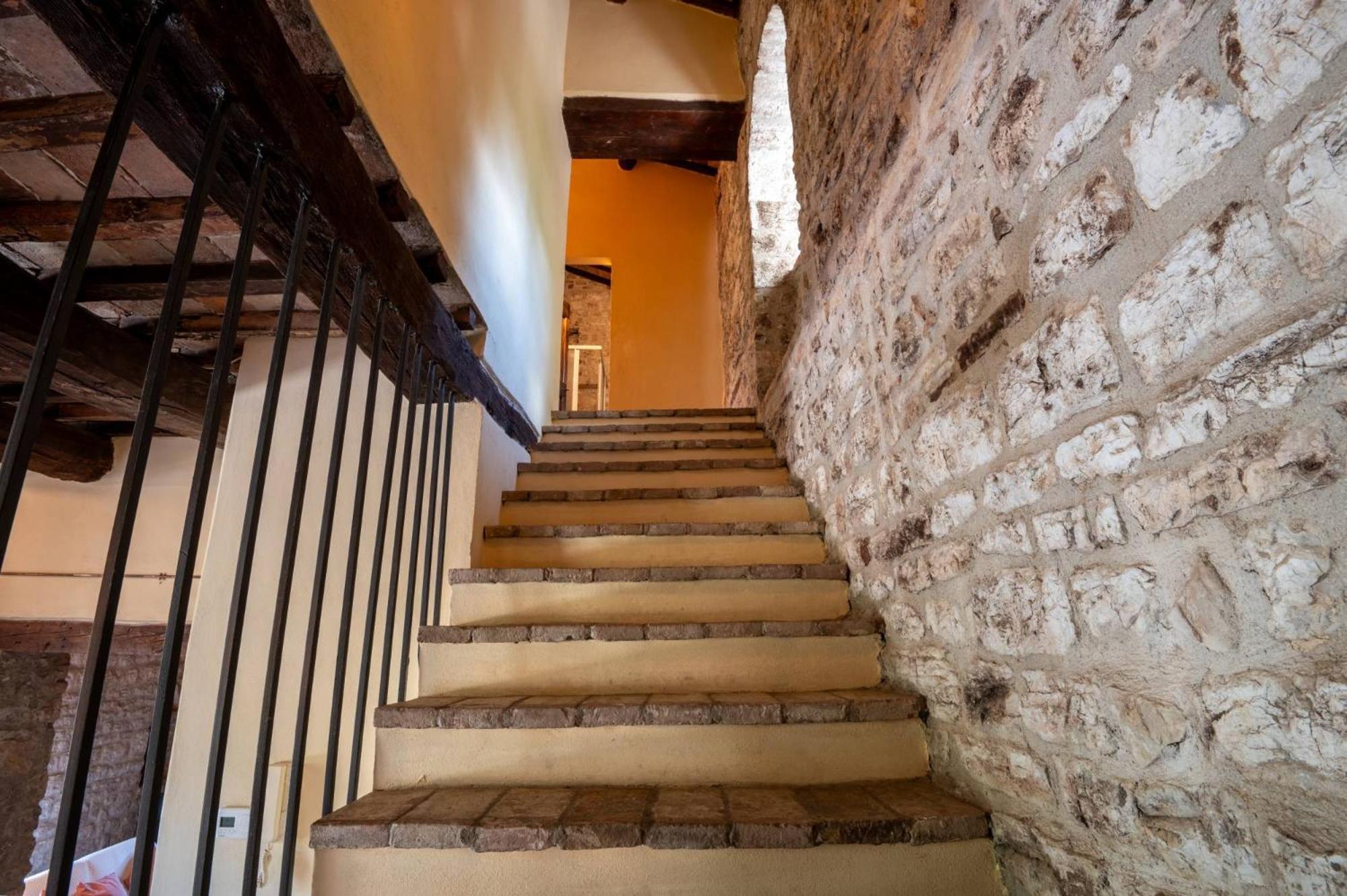 Bed and Breakfast Castello Valenzino Antognola Екстер'єр фото