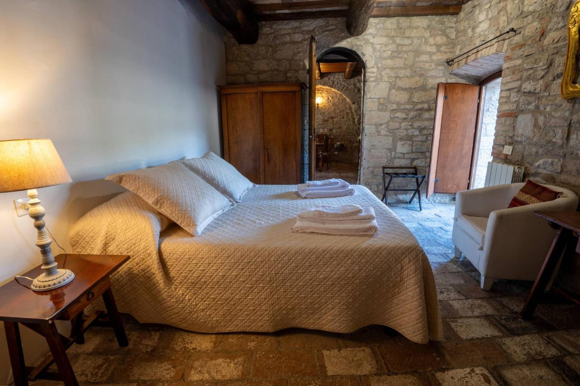 Bed and Breakfast Castello Valenzino Antognola Екстер'єр фото
