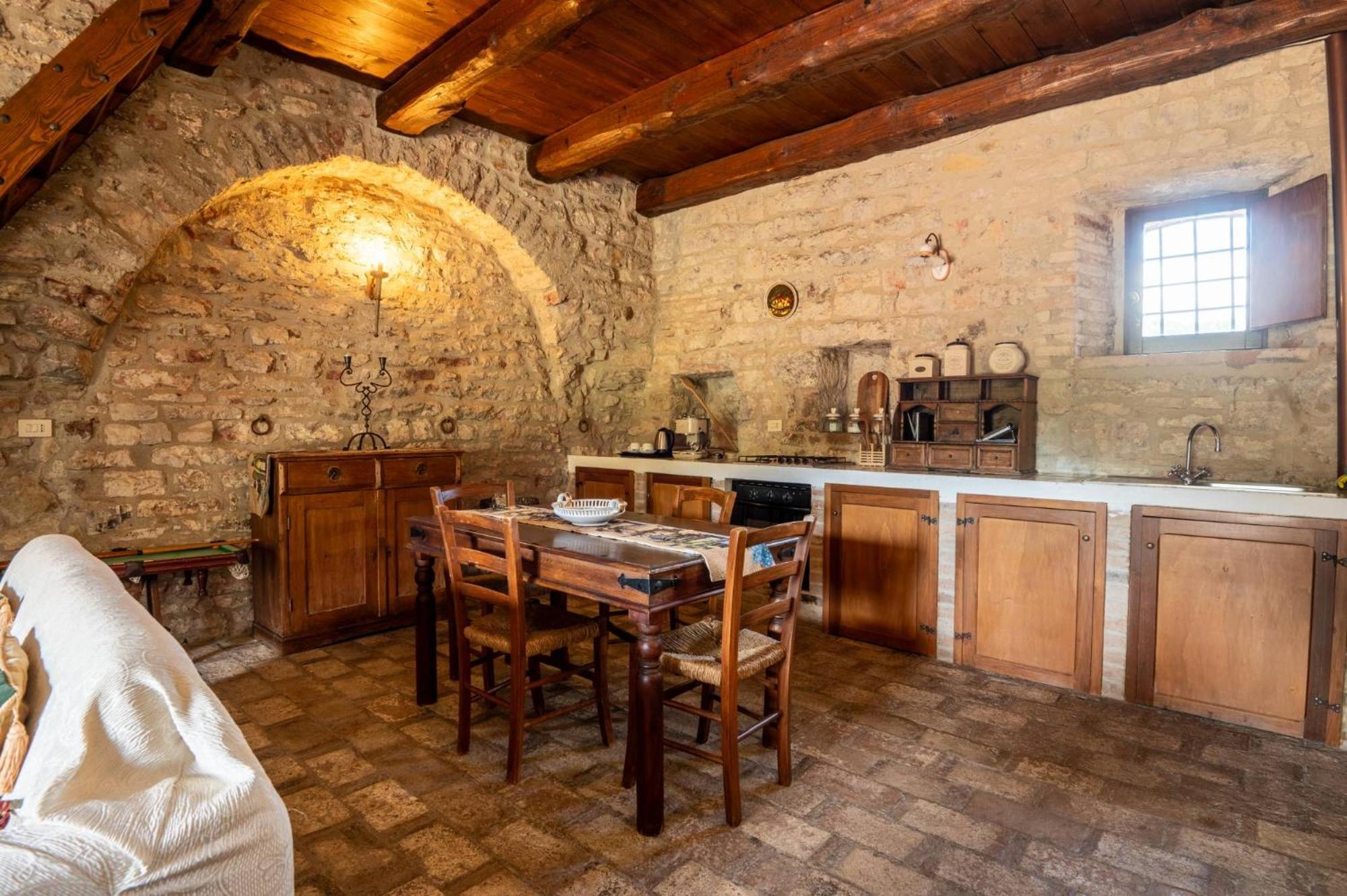 Bed and Breakfast Castello Valenzino Antognola Екстер'єр фото