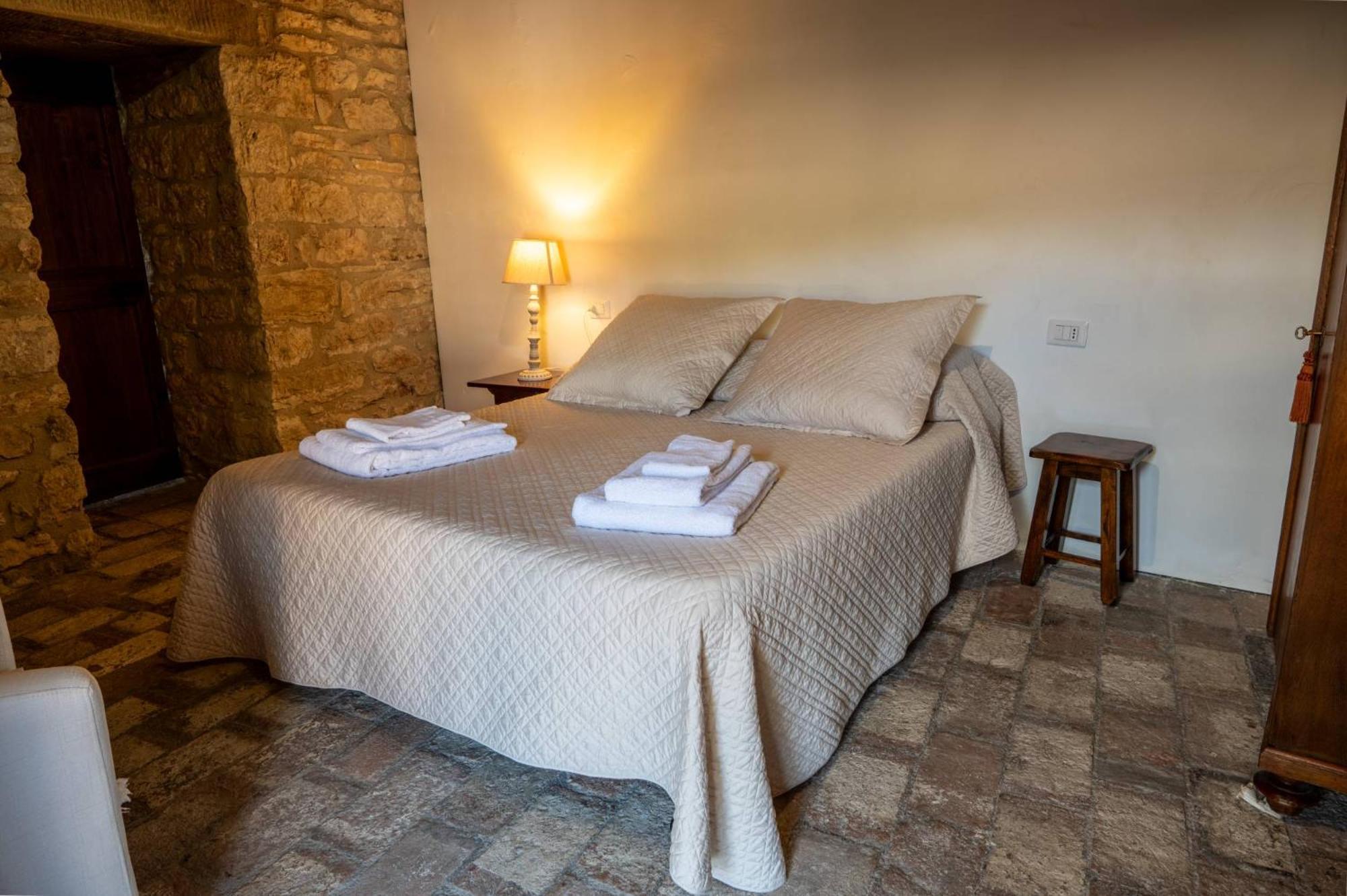 Bed and Breakfast Castello Valenzino Antognola Екстер'єр фото