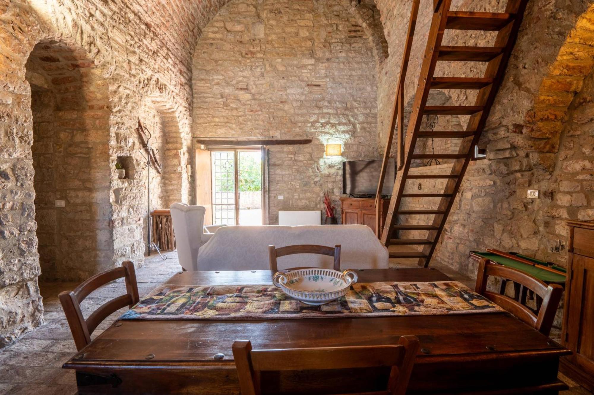 Bed and Breakfast Castello Valenzino Antognola Екстер'єр фото