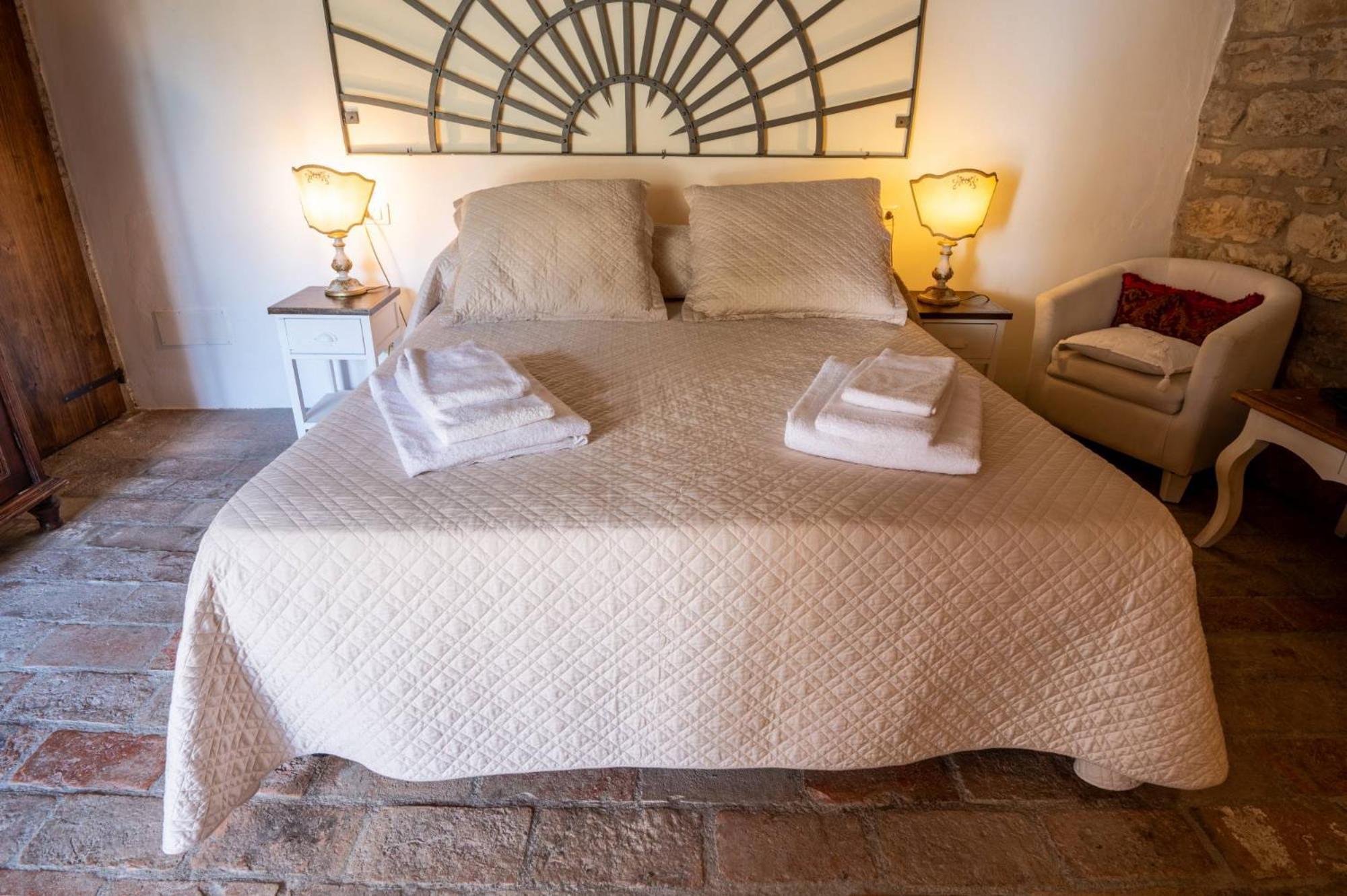 Bed and Breakfast Castello Valenzino Antognola Екстер'єр фото