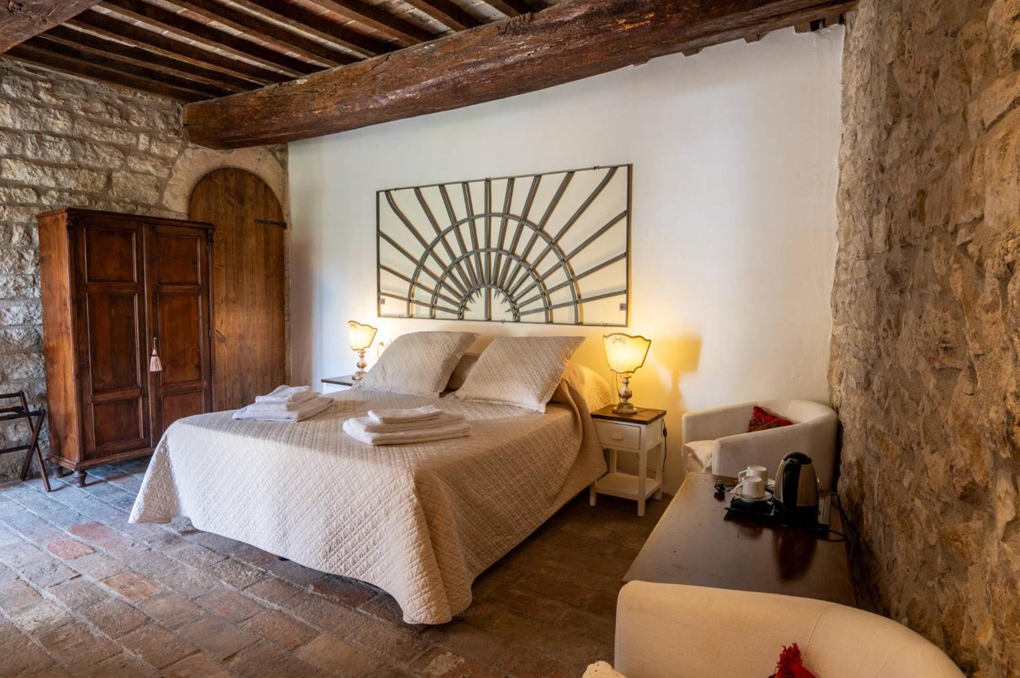 Bed and Breakfast Castello Valenzino Antognola Екстер'єр фото
